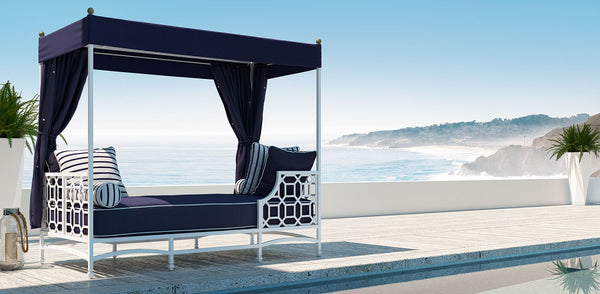 Cushioned Daybed w/ Canopy