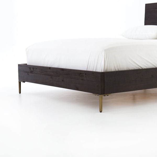 Wyeth Queen Bed
